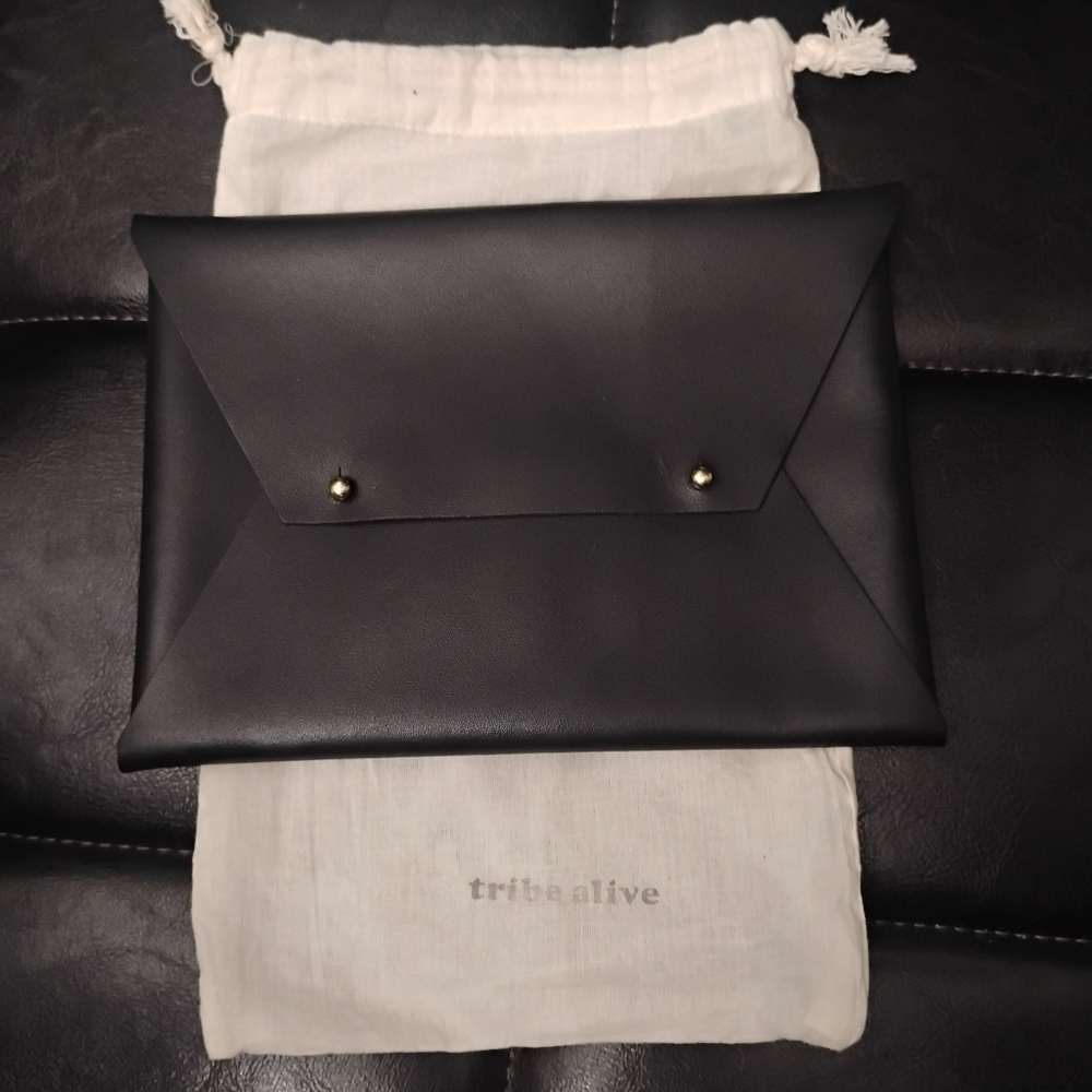 Tribe Alive Black Envelope Clutch Vegan Leather NEW - Picture 2 of 10